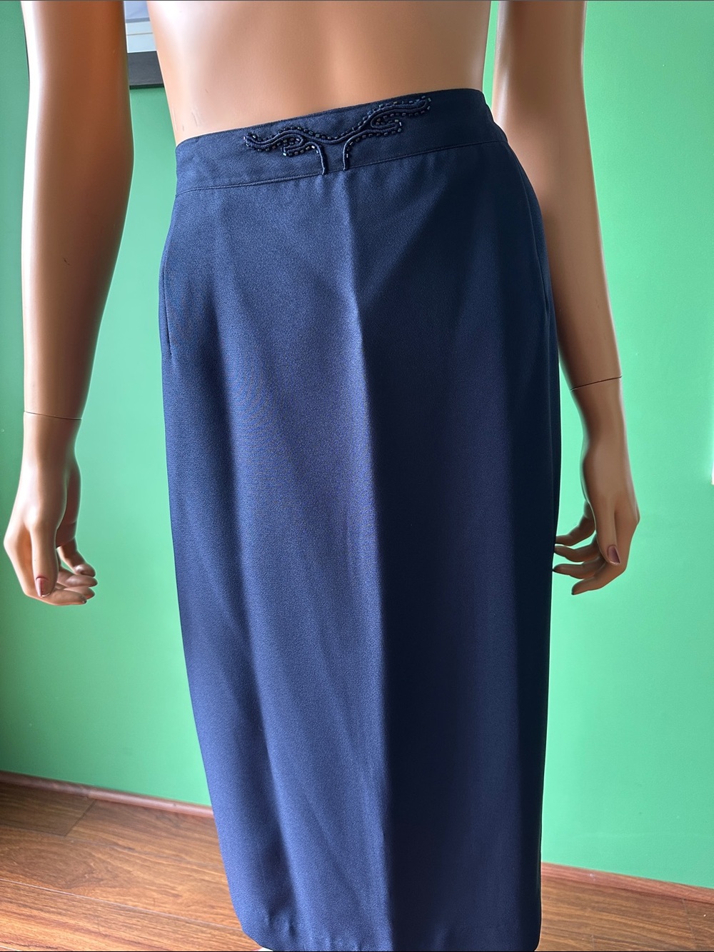 💙💙EUC St Anthony Textured Navy Midi Pencil Skirt with Embellished Waist💙💙